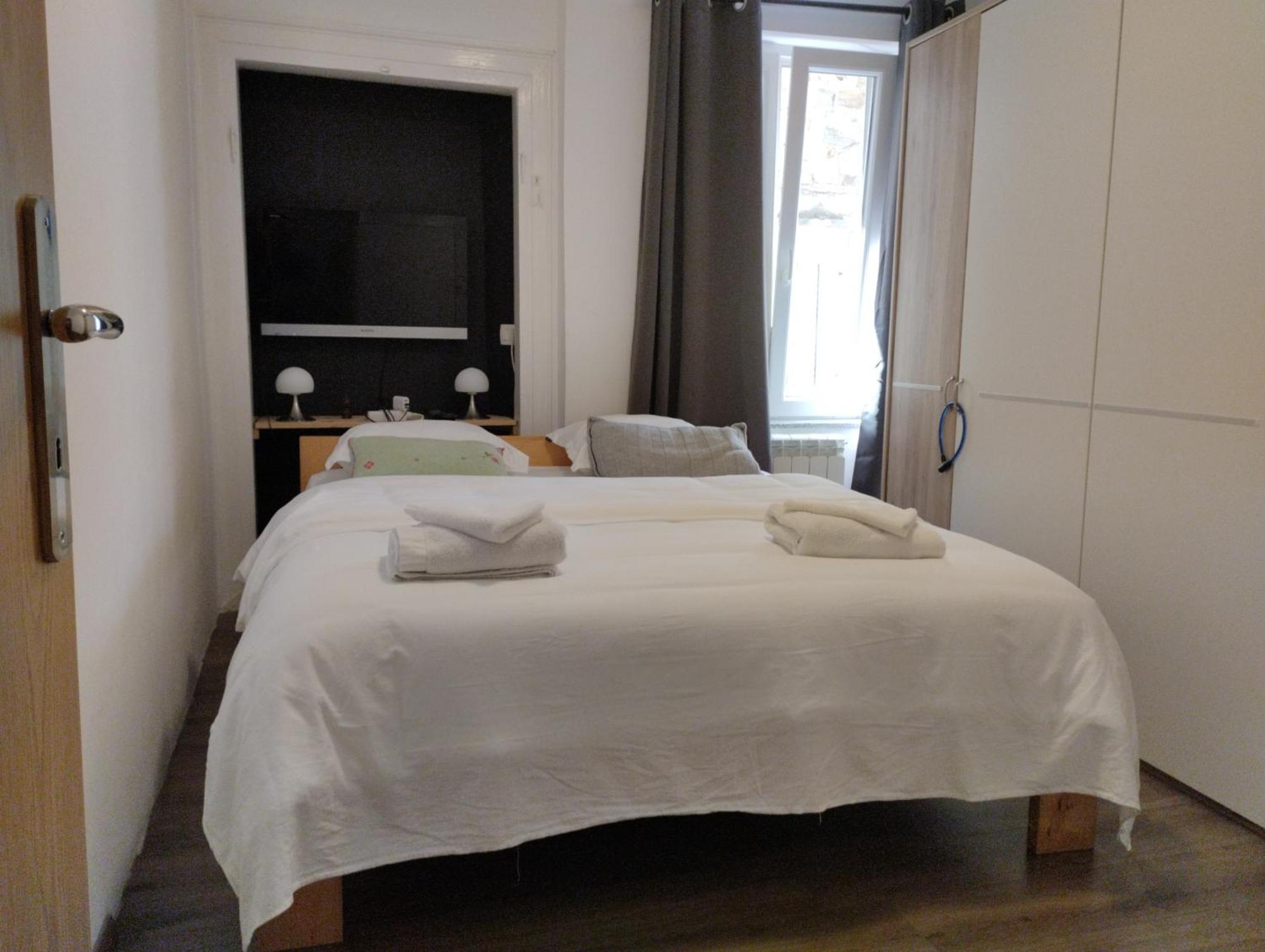 Prime Apartment ไพราน ภายนอก รูปภาพ